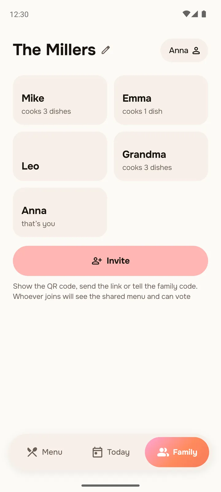 The family screen: each member on a card with how many dishes they cook, and an Invite button below.